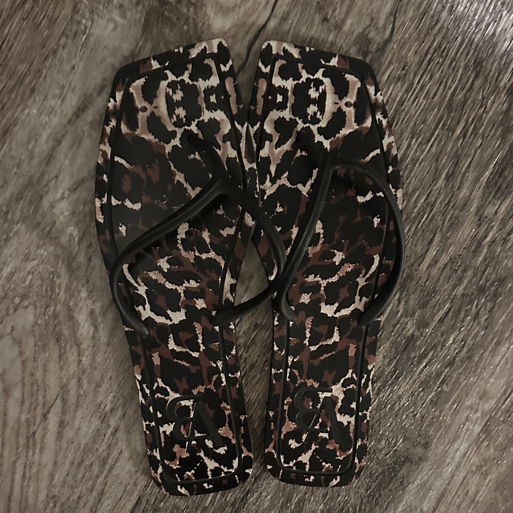 Veronica Beard Black and Brown Leopard Sandals size 10